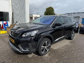 Coche accidentado Peugeot 5008 1.2 AUTOMAAT PureTech Allure BJ 2017 194.700 KM 2017/10
