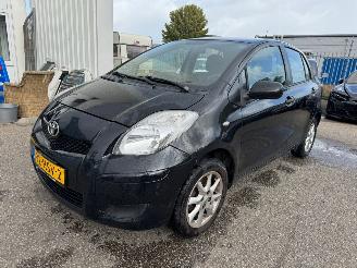 Vaurioauto  passenger cars Toyota Yaris 1.0 VVTi Acces BJ 2009 211.162 KM 2009/2