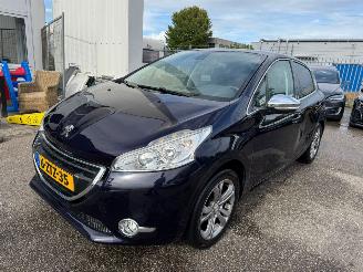 Coche accidentado Peugeot 208 1.2 PureTech Allure BJ  2010 142.305 KM 2010/4