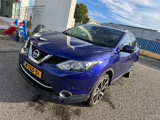 krockskadad bil auto Nissan Qashqai 1.5 dCi Tekna BJ 2014 267.993 KM 2014/1