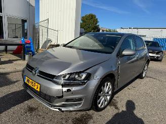 krockskadad bil auto Volkswagen Golf 2.0 TDI Highline BJ 2013 369.000 KM 2013/7