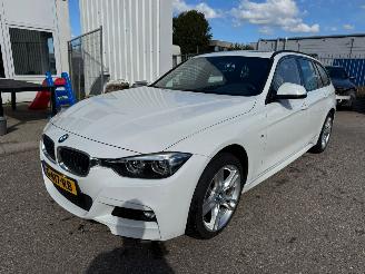 krockskadad bil auto BMW 3-serie Touring 318i AUTOMAAT  M Sport Corporate Lease BJ 2019 73.902 KM 2019/11