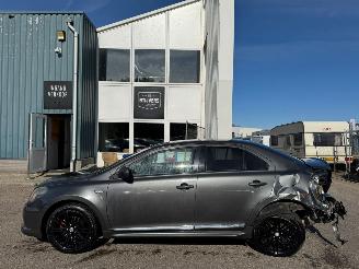 Suzuki Kizashi 2.4 Sport AUTOMAAT BJ 2011 205.760 KM picture 2