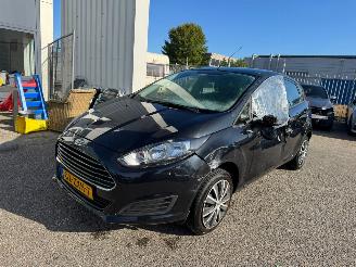 krockskadad bil auto Ford Fiesta 1.0 Champion BJ 2013 57.764 KM 2013/2