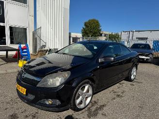 Damaged car Opel Astra TwinTop 1.8 Enjoy BJ 2006 248.991 KM 2006/10