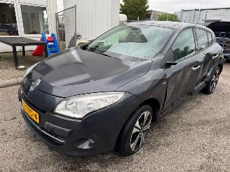 krockskadad bil auto Renault Mégane 1.4 TCe Bose BJ 2012 159.938 KM 2012/4