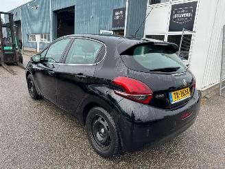 Peugeot 208 1.2 PureTech Allure BJ 2018 91.495 KM picture 3