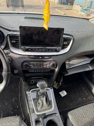 Kia Cee d Sportswagon 1.6 AUTOMAAT GDI PHEV DynamicPlusLine BJ 2023 picture 20