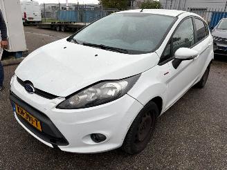 uszkodzony samochody osobowe Ford Fiesta 1.25 Limited 2011/8