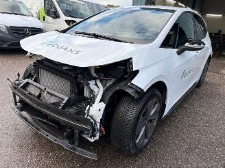damaged passenger cars Cupra Born Essential AUTOMAAT  62 kWh BJ 2022 138.186 KM 2022/12