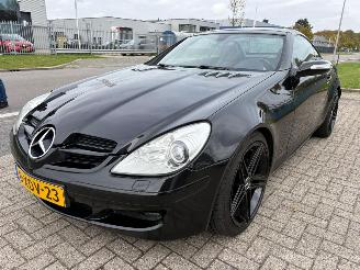 krockskadad bil auto Mercedes SLK 200 K. BJ 2004 243.379 KM 2004/8