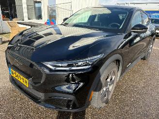 Auto incidentate Ford Mustang Mach-E RWD 75 kWh AUTOMAAT BJ 2021 104.144 KM 2021/11