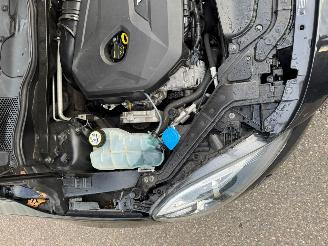 Volvo V-40 1.6 T3 Summum BJ 2012 173.882 KM picture 16