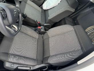 Citroën C3 1.2 PureTech C-Series picture 18