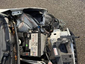 skadebil auto Peugeot 108 1.0 e-VTi Allure 2021/10