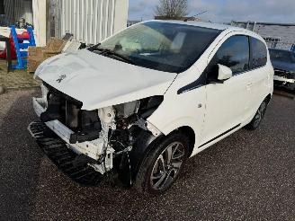 damaged passenger cars Peugeot 108 1.0 e-VTi Allure 2021/10