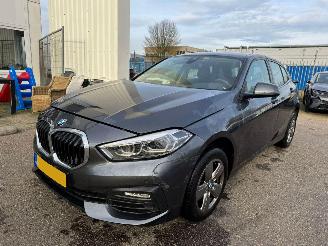 Voiture accidenté BMW 1-serie 118i Business Edition 2021/11