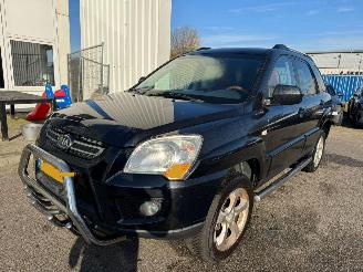 Damaged car Kia Sportage 2.0 CVVT Fifteen 2009/6