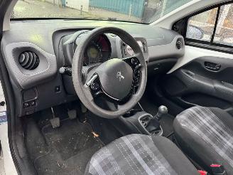 Peugeot 108 1.0 e-VTi Active picture 10