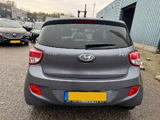 Hyundai I-10 1.0i i-Motion Go! 2016 picture 3