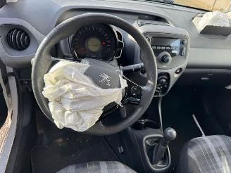 Peugeot 108 Peugeot 108 1.0 e-VTi Active picture 11