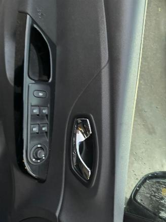 Renault Captur 0.9 TCe Dynamique picture 15