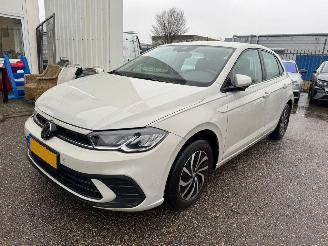 krockskadad bil auto Volkswagen Polo 1.0 TSI Life Business BJ 2023 65.284 KM 2023/5