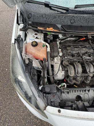 Ford Ka+ 1.2 Trend Ultimate BJ 2016 50.920 KM picture 16