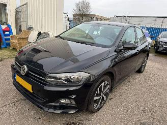 krockskadad bil auto Volkswagen Polo 1.0 TSI Beats BJ 2018 123.612  KM 2018/6