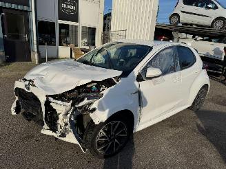 krockskadad bil auto Toyota Yaris 1.5 Hybrid Style AUTOMAAT BJ 2020 84.767 KM 2020/5