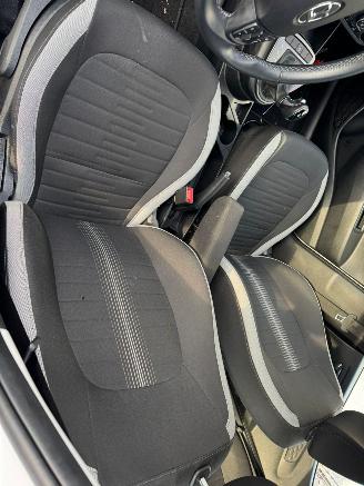 Hyundai I-10 1.0 Comfort 5-zits AUTOMAAT BJ 2022 60.228 KM picture 13