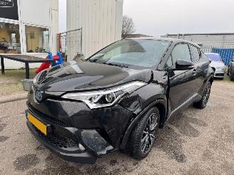 skadebil auto Toyota CH-R 1.8 Hybrid Dynamic AUTOMAAT 2018/5