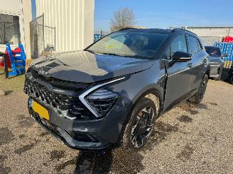 damaged passenger cars Kia Sportage 1.6 T-GDi Plug-in Hybrid AWD GT-PlusLine AUTOMAAT 2023/7