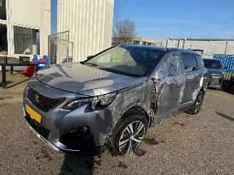 Damaged car Peugeot 5008 1.2 PureTech Blue Lease Premium 2020/9