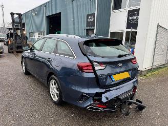 Kia Ceed 1.6 AUTOMAAT GDI PHEV DynamicLine picture 3