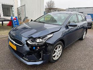 skadebil auto Kia Ceed Sportswagon 1.6 GDI PHEV DynamicLine 2021/3