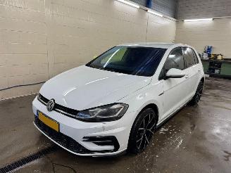 Damaged car Volkswagen Golf 1.4 TSI Highline Business R 2017/10