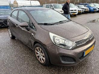 Avarii autoturisme Kia Rio 1.2 CVVT Comfort Pack 2012/6