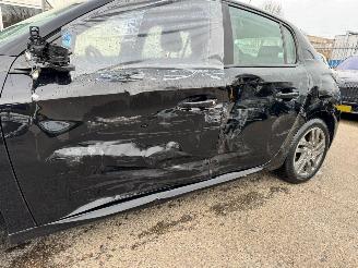 Peugeot 208 1.2 PureTech Active Pack picture 7