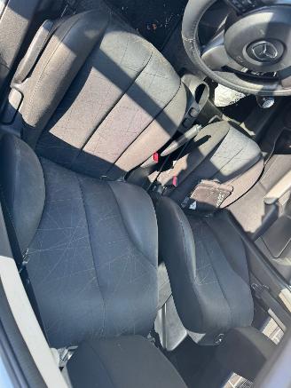 Mazda 2 1.3 Cool picture 12