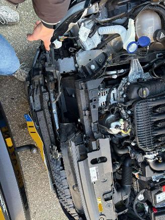 Peugeot 208 1.2 PureTech Active Pack picture 8