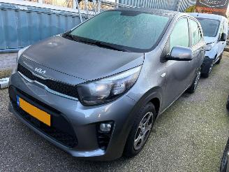 krockskadad bil auto Kia Picanto 1.0 DPi ComfortLine 2023/10