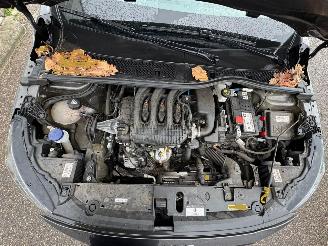 Peugeot 208 1.2 PureTech Active picture 11