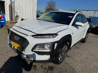 Damaged car Hyundai Kona 1.6 AUTOMAAT GDI HEV Premium Sky 2020/10