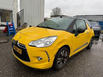 Schadeauto Citroën DS3 Cabrio 1.2 VTi Chic 2013/3