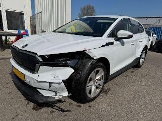 Damaged car Skoda Enyaq iV 80 2022/4