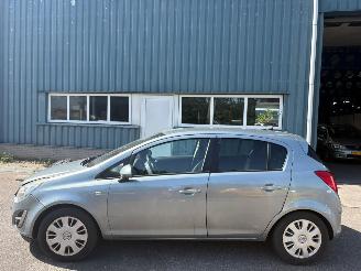 Opel Corsa 1.3 CDTi EcoFlex S/S Cosmo picture 2