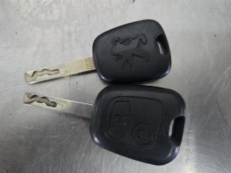 Peugeot 107 107, Hatchback, 2005 / 2014 1.0 12V picture 9