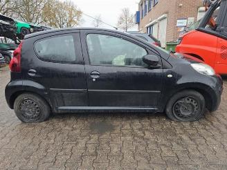 Peugeot 107 107, Hatchback, 2005 / 2014 1.0 12V picture 7