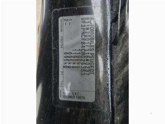 Peugeot 107 107, Hatchback, 2005 / 2014 1.0 12V picture 19